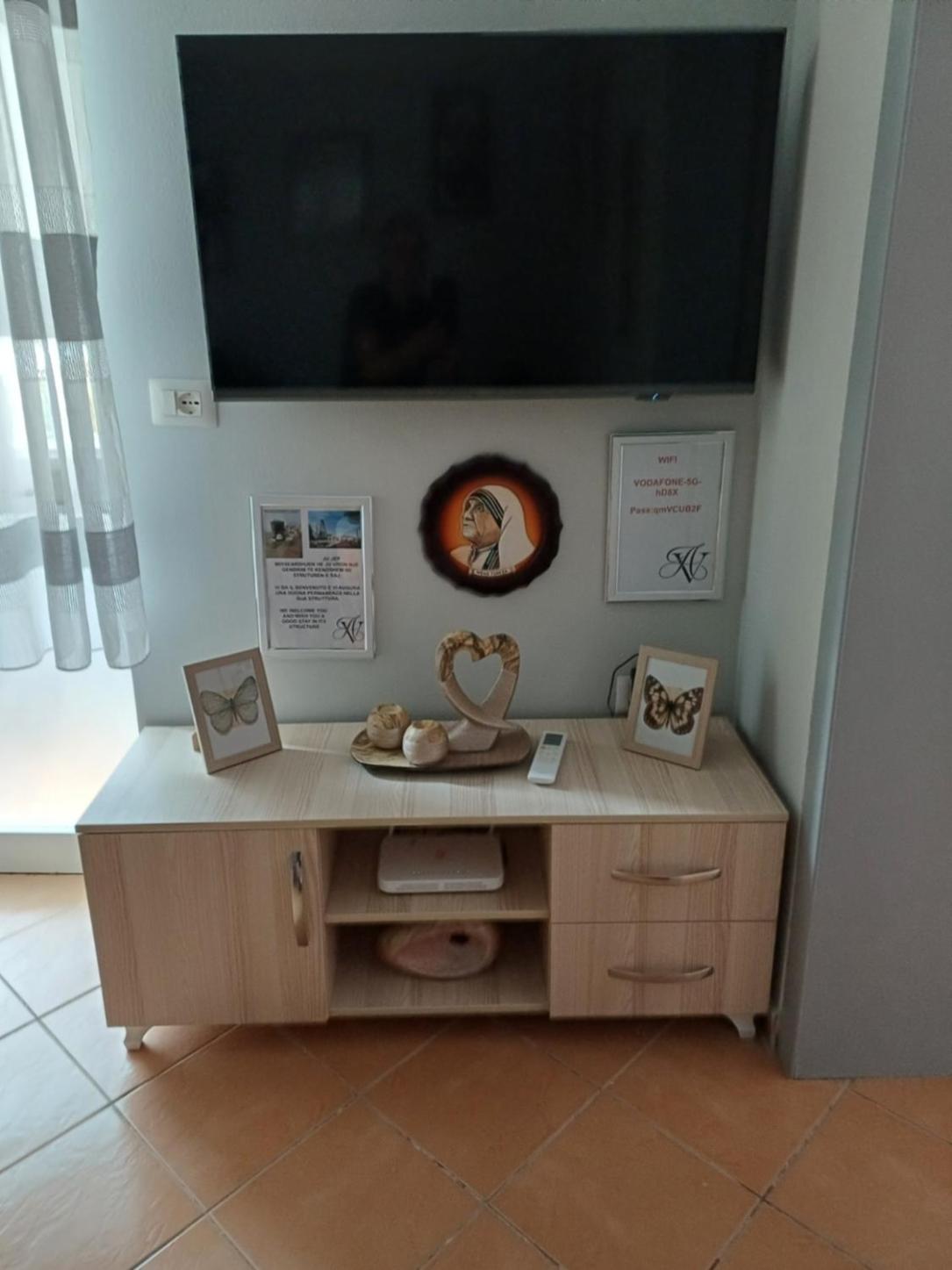Apartamenti Vero Тирана Экстерьер фото